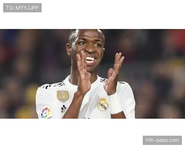 姆巴佩与维尼修斯战术角色冲突及更衣室张力解析