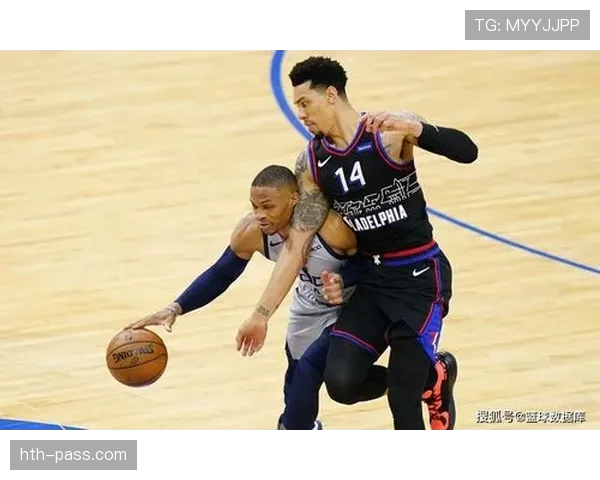 怀特利用挡拆制造空位，得分效率明显超越季后赛同期表现